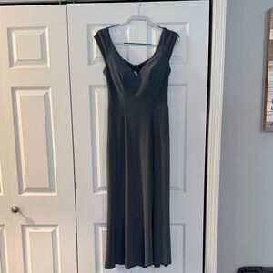 Elegant Gray-Blue Sleeveless Dress